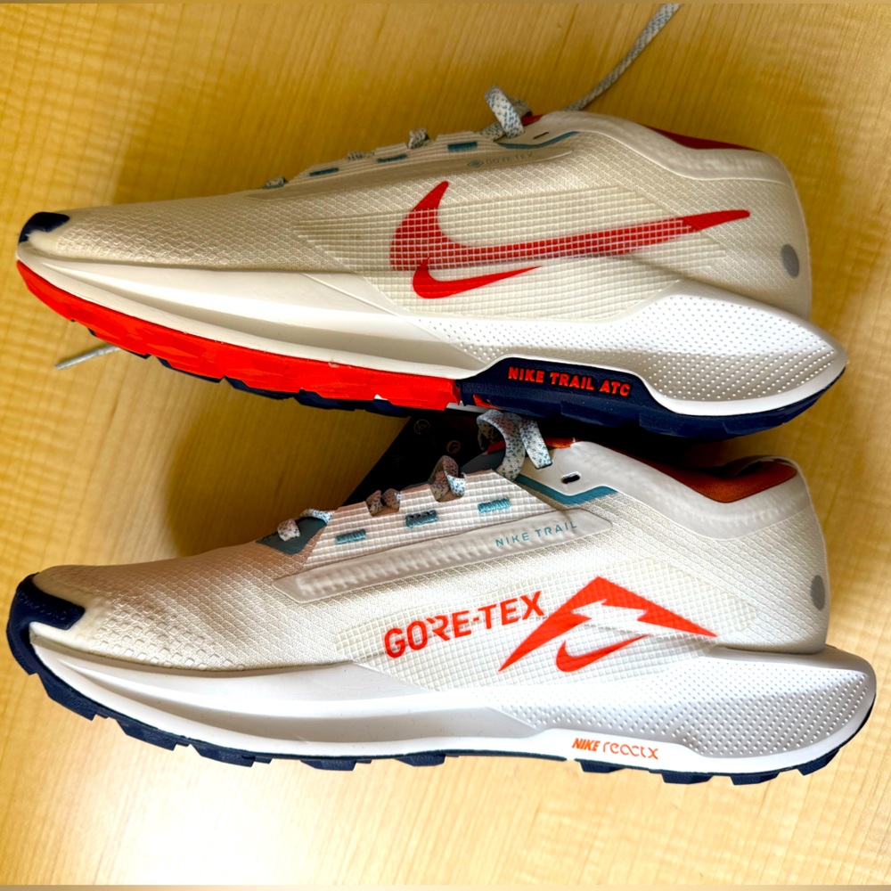*New Nike Pegasus Trail 5 GTX in Men’s 8.5
